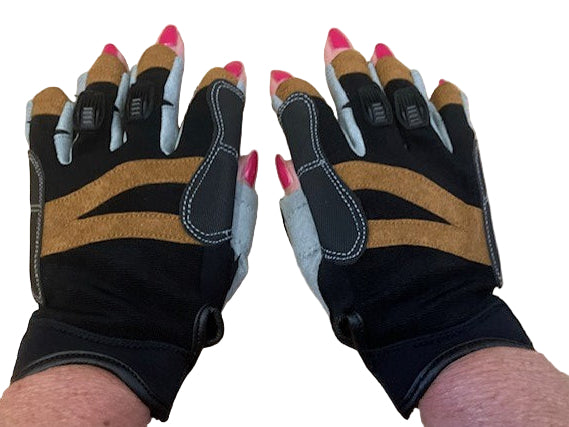 Soft material and extra padding around fingers for all-day comfort