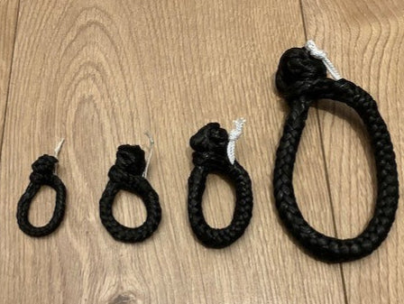 Dyneema soft shackle lightweight marine rigging alternative to metal shackles