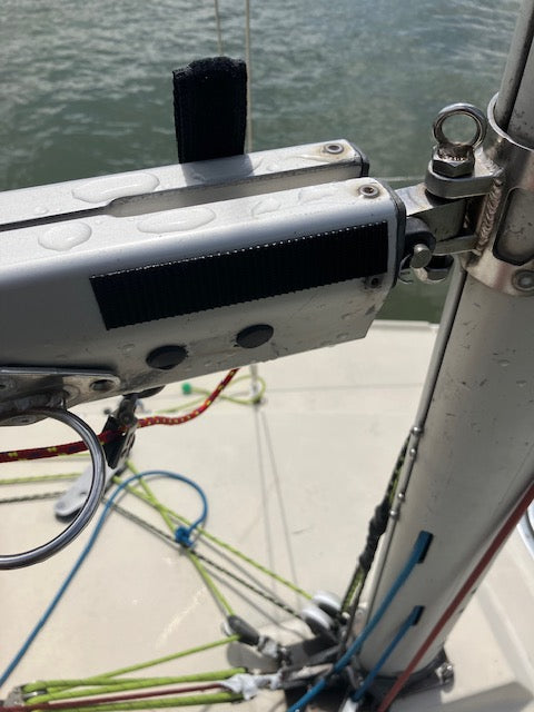 Pull handle securing sailing control line in cockpit